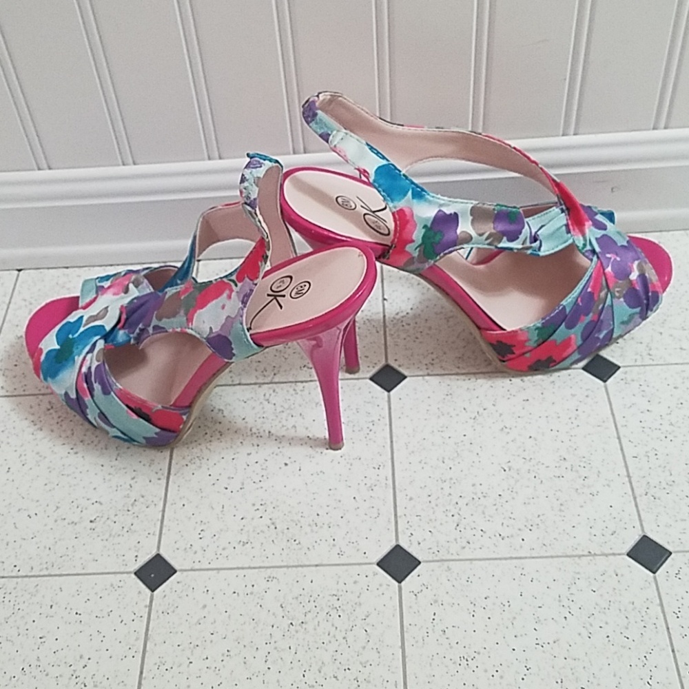 Heels - Picture 6 of 7